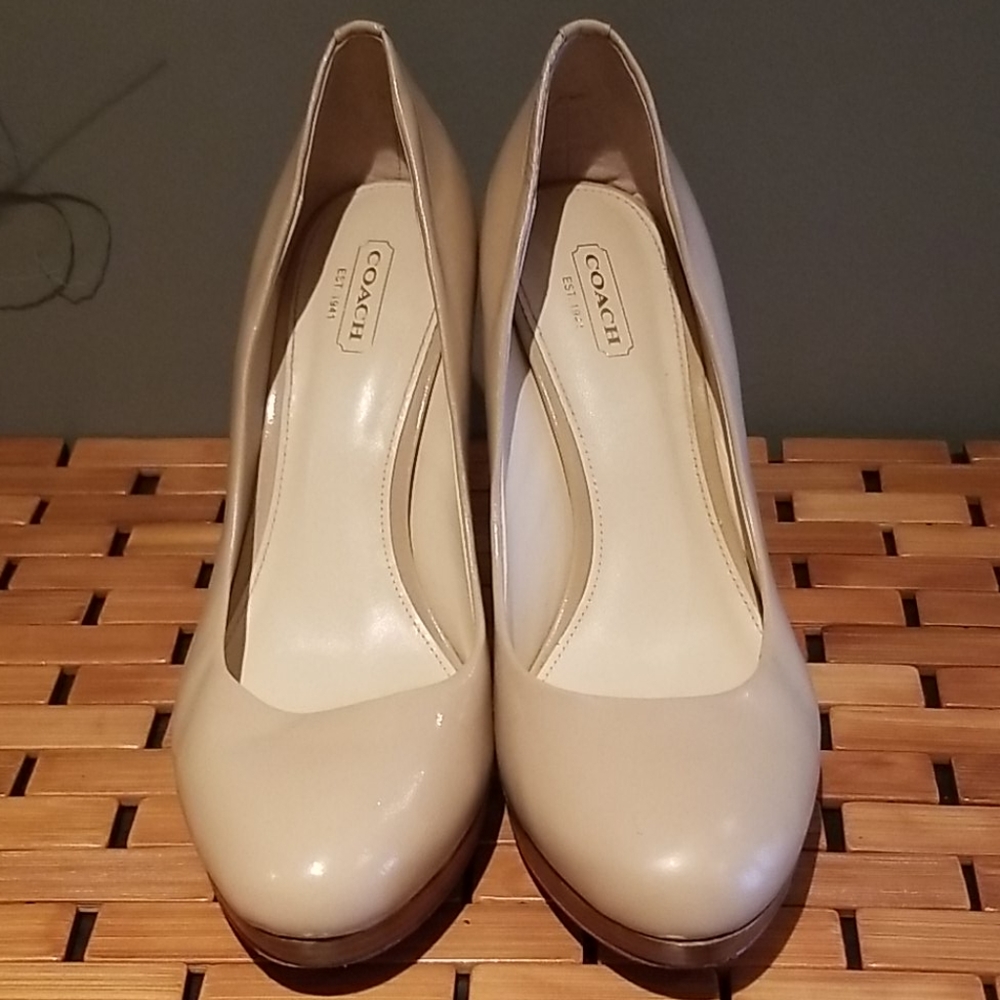 Coach nude heels sz 8.5 EUC - Picture 5 of 9